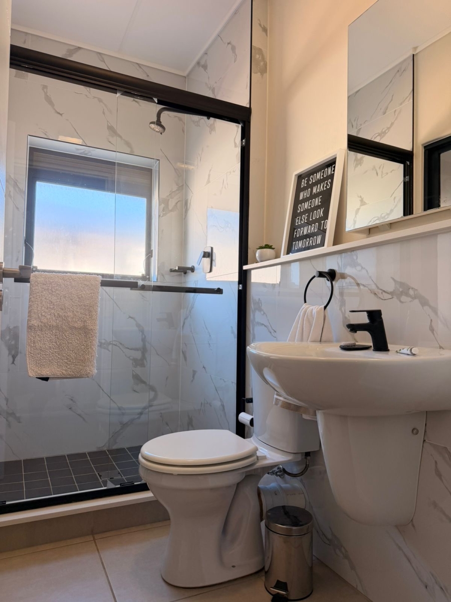 To Let 2 Bedroom Property for Rent in Atlantic Hills Western Cape